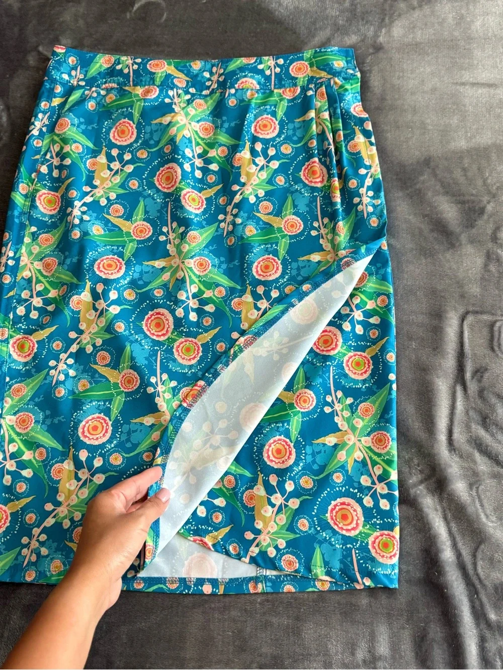 RIPSKIRT Womens Small HAWAII True Wrap Skirt Blue Orange Print Length 3 Resort